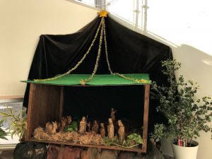 二階への踊り場に設置された馬小屋
